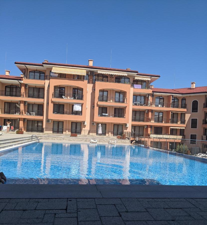 Sunny Star Dreams Condo W Prime Location, Pool, Sea View Светий Влас Екстер'єр фото