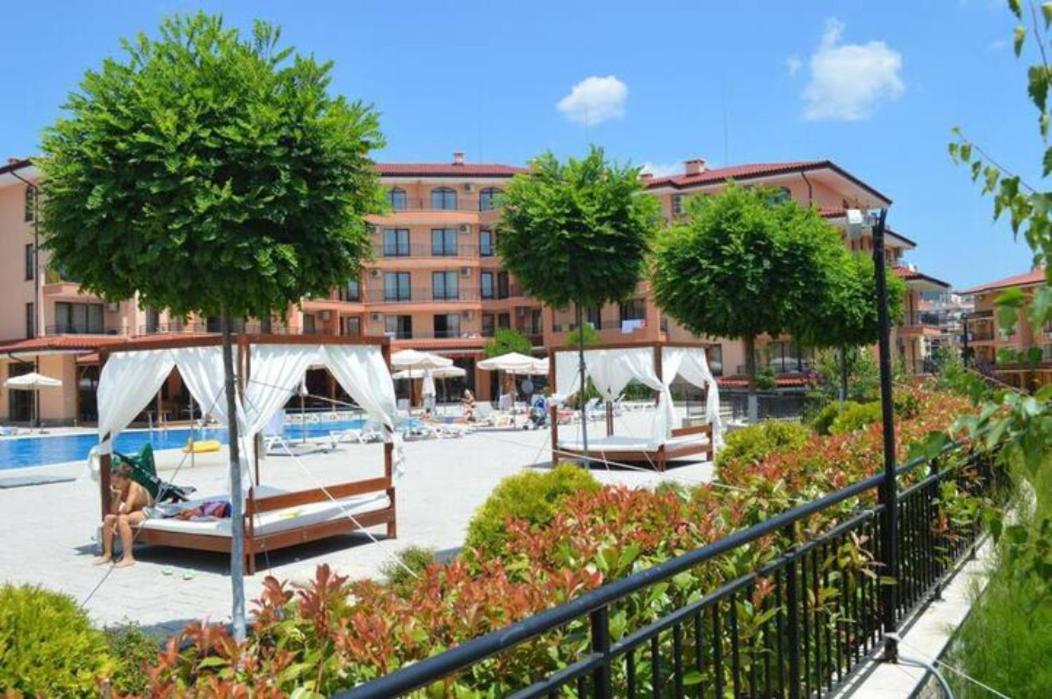 Sunny Star Dreams Condo W Prime Location, Pool, Sea View Светий Влас Екстер'єр фото