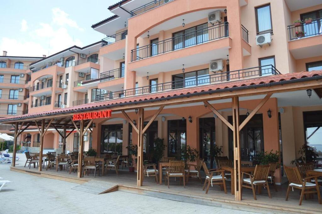 Sunny Star Dreams Condo W Prime Location, Pool, Sea View Светий Влас Екстер'єр фото