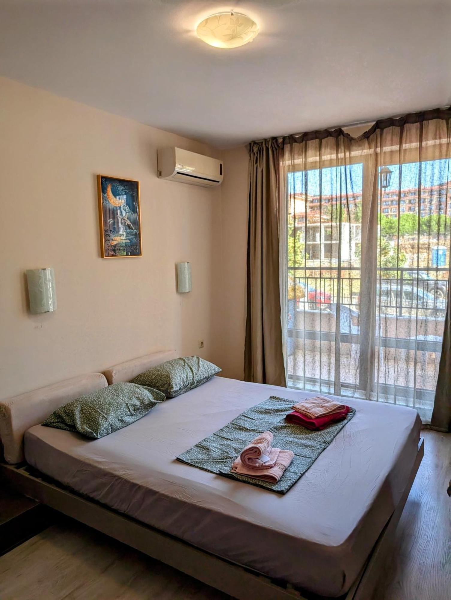 Sunny Star Dreams Condo W Prime Location, Pool, Sea View Светий Влас Екстер'єр фото